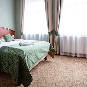 Budget King Room